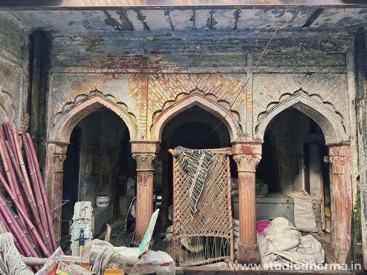 An abandoned haveli of Lala Ram Swaroop Ji at Doghat, Baghpat.